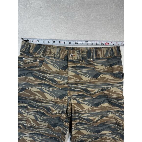 L.L.Bean Riverton Print Cargo Shorts Size 36 Rare Camo Nylon Blend VHTF - Picture 5 of 9